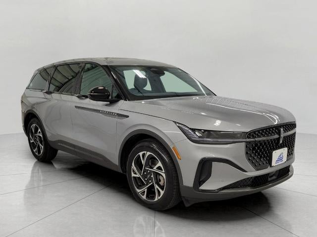 2025 Lincoln Nautilus Premiere in Gray — front three-quarter view